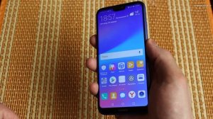 Распаковка и первое включение Huawei P20 Lite