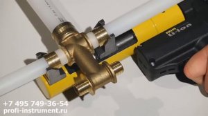Монтаж труб из сшитого полиэтилена. Аксиальный пресс инструмент REMS