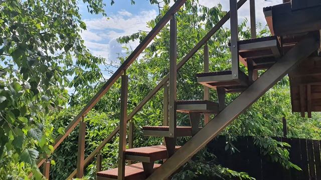 Отчет. Уличная лестница на базе Моно со ступенями из лиственницы в Боровлянах