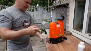 Два препарата против курчавости персика.Третья обработка.