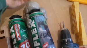 Пеноцемент в установке дверей