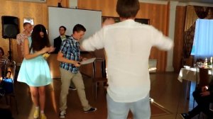Зажигательное и оригинальное супер поздравление от друзей на свадьбу (Песня и танец)