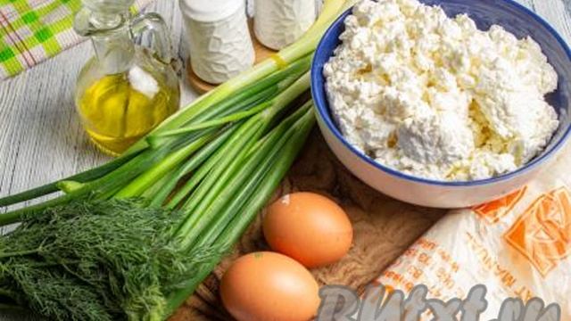 Треугольники из лаваша с творогом и зеленью на сковороде