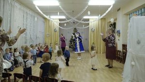 Новогодний утренник в садике у деток 1,5-2 годика.