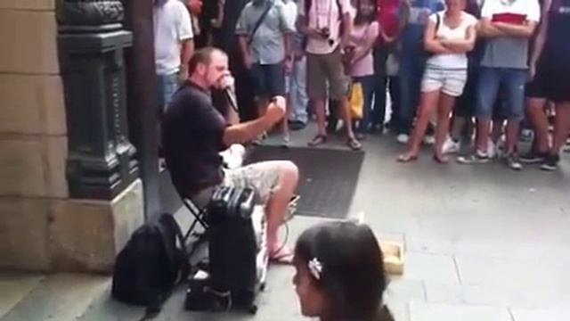 Уличный битбоксер Dubstep смотреть онлайн