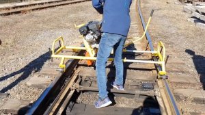 РЕЛЬСОШЛИФОВАЛЬНЫЙ СТАНОК ДЛЯ ШЛИФОВКИ СТРЕЛОЧНЫХ ПЕРЕВОДОВ