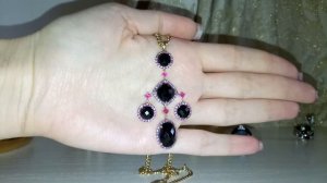 Изысканные украшения с черным ониксом.