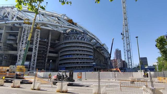 🚧 NUEVAS TUBULARES EN LA ESQUINA SURESTE | 10 DE MAYO DE 2022 OBRAS ESTADIO SANTIAGO BERNABEU 🚧 смотреть онлайн