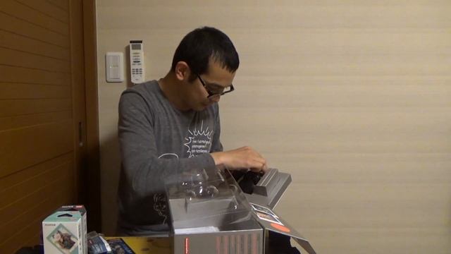 LOMO'INSTANT AUTOMAT GLASS #001 UNBOXING смотреть онлайн