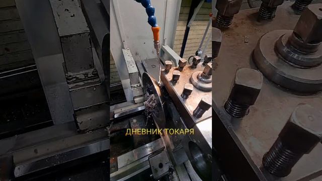 Дорезал внутренним отрезным резцом. смотреть онлайн