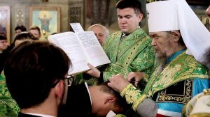 Архиерейский молебен с чином хиротесии