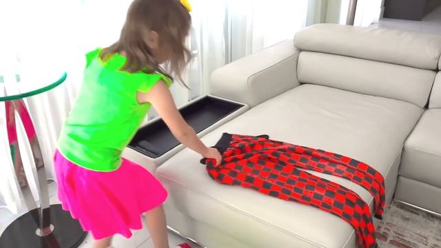 Макс и его Поезд с игровым домиком смотреть онлайн