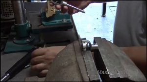 Швейная машина Подольская. Как сделать регулируемый челнок. Видео№88.