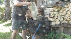 Колка дров в покрышке! Лучший способ в мире!