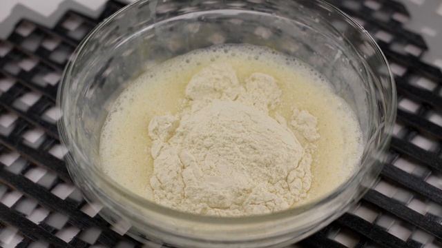 Такую вкуснятину сметают вмиг!  Заварные блинчики на молоке с кипятком по самому простому рецепту!