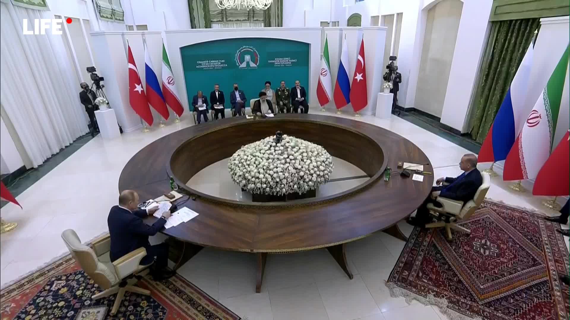 Трехсторонние переговоры. Встреча в Иране трех лидеров 2022.