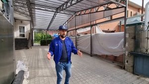 Навес с проемами под рольставни.