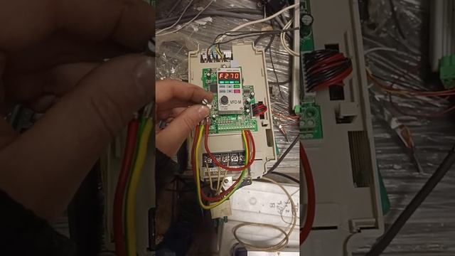 Как подружить частотник Delta с внешним потенциометром (переменным резистором) смотреть онлайн