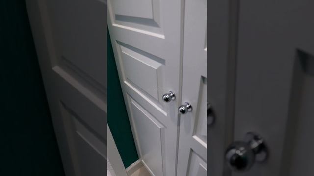 Шкаф под стиральную и сушильную машины. Постирочная