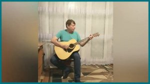 На площади скрипач играет Баха . Дворовая песня . Макар Оверин