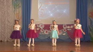 "Пони бегает по кругу". Музыка и слова С.Никитина