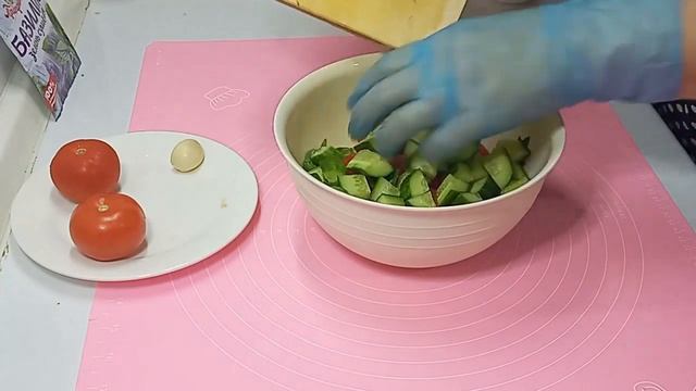 Салат с рукколой и помидорами. Итальянский рецепт