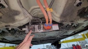 Как снять высоковольтную батарею с электромобиля Kia SOUL EV