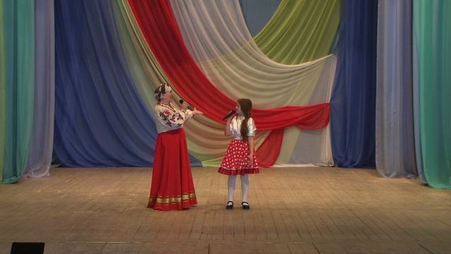 Мария Хохлова и Раиса Игнатцова. «Сапожки русские». смотреть онлайн