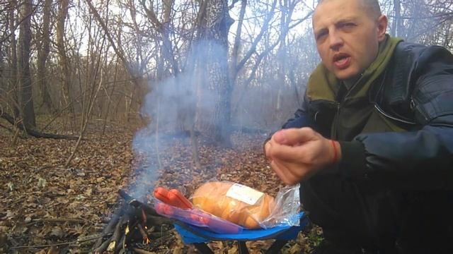 ОДИНОЧНЫЙ ПОХОД В ЛЕС - СОСИСКИ НА КОСТРЕ И ФИЛОСОФИЯ смотреть онлайн