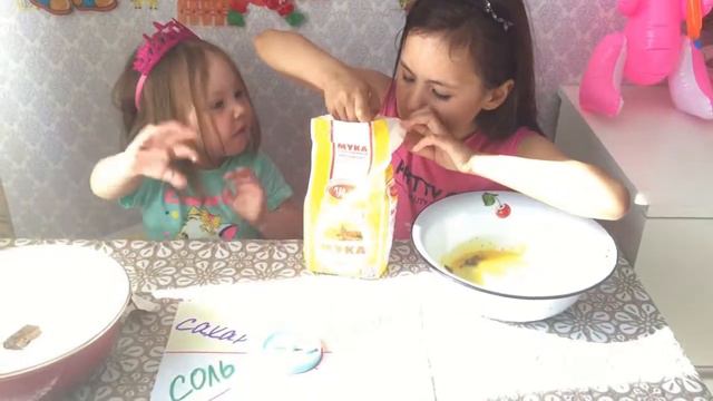 ЧЕЛЛЕНДЖ Блинный или Колесо Фортуны MYSTERY WHEEL OF CAKE CHALLENGE Камилла и Эмилия смотреть онлайн