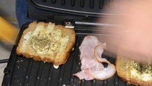 СЭНДВИЧ с ЯЙЦАМИ, беконом, сыром и овощами / Завтрак чемпионов