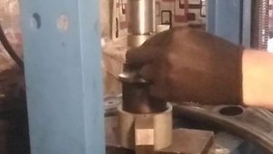 Замена сайлентблоков передних рычагов WV Passat B6. Часть 4