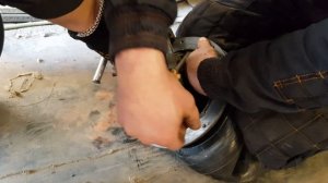 Ремонт пневматического домкрата ч1.