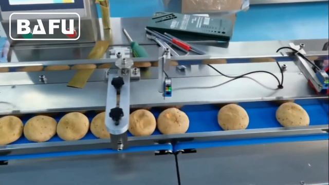 автомат для упаковки тортов, хлеба, печенья, печенья, горизонтальный упаковочный автомат смотреть онлайн