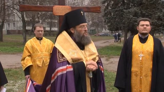 Освящение креста на месте будущего храма