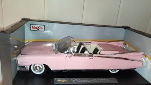 Cadillac Eldorado maisto 1 18