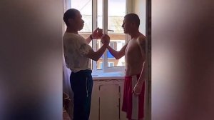 Безумный Паша оплатил ЖКХ. Саня бык навестил свою бывшую бабу.