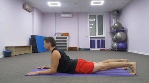Улучшаем осанку. Упражнение "Сфинкс" или  "Половинная поза кобры".