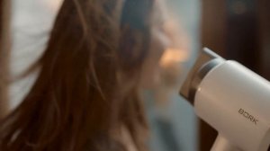 Как выбрать фен для волос. Красивая укладка с феном для волос BORK D710