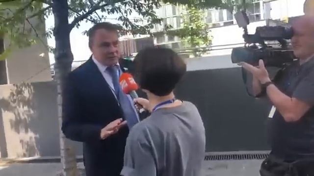 ПЕТР ТОЛСТОЙ ИЗГОНЯЕТ БЕСОВ ИЗ ГРУЗИНСКОЙ ЖУРНАЛИСТКИ смотреть онлайн