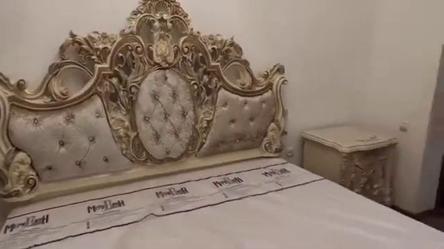 Спальня Императрица с 4 дверным шкафом Бежевый глянец ЭдРум.