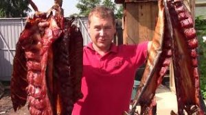 КОПЧЕНИЕ КРУПНОЙ ЩУКИ НА ОСИНЕ. ПРОСТАЯ КОПТИЛЬНЯ. ХОЛОДНОЕ КОПЧЕНИЕ. НАКОПТИЛ ТРОФЕЕВ..mp4