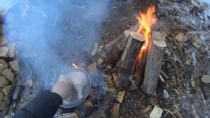 Поход в лес с палаткой и печкой