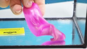 Желейный Медведь Лаки и Лизуны в Аквариуме - Эксперименты для Желейного Медведя