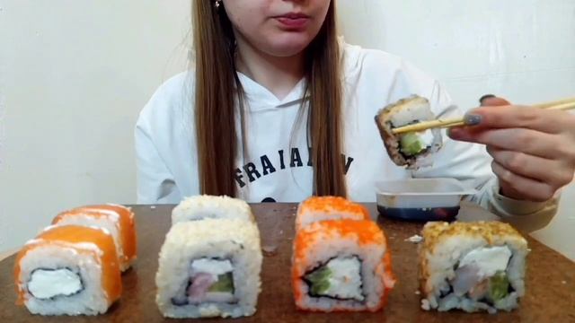 Mukbang суши и роллы? смотреть онлайн