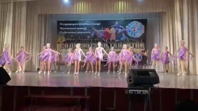 танец "Волшебный мир" хореографический ансамбль "Калейдоскоп ",худ.руководитель БРУХТИЙ Ю.А.