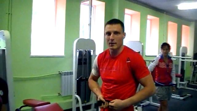 Кикбоксер против штангиста - заруба (Пауэрспорт)