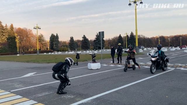 Электробайк SUR RON 15000w vs мотоцикл BMW K1300