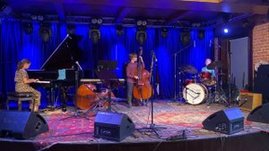 IZI TRIO. Take five (D.Brubeck)