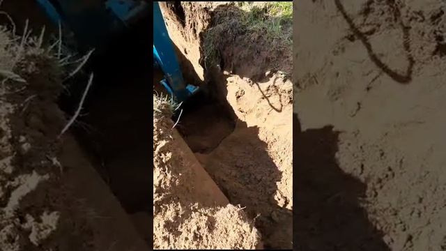 Траншея 76 м для водопровода на 3 дома. Работа мини-экскаватора Kubota RX-141. Монтаж под ключ. смотреть онлайн